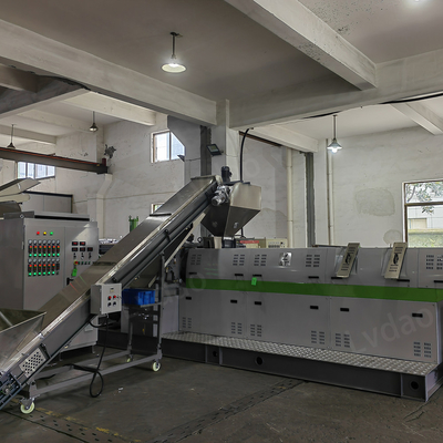 les doubles étapes de 140mm pelletisant le plastique dur de machine réutilisent la machine de granulation