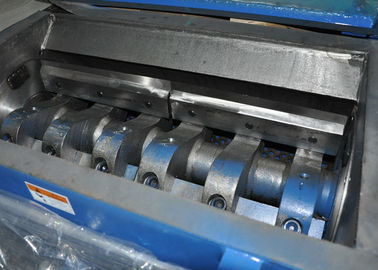Kilowatt en plastique de amorce automatique 600 R/Min de la machine 200-280kg/H 22 de broyeur de haute résistance
